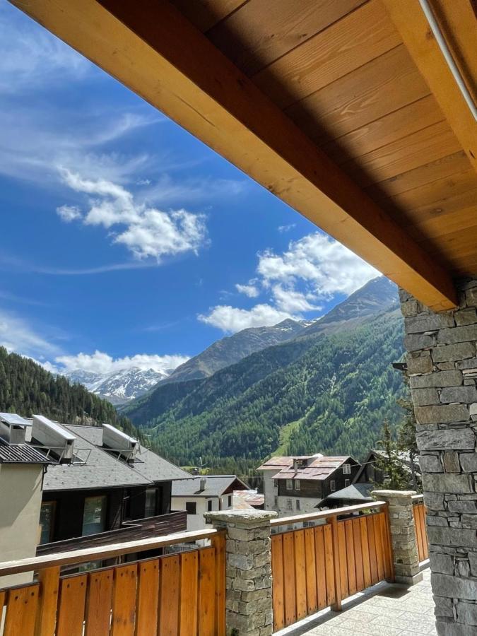 Residence Regina Delle Alpi サンタ・カテリーナ・ヴァルフルヴァ エクステリア 写真